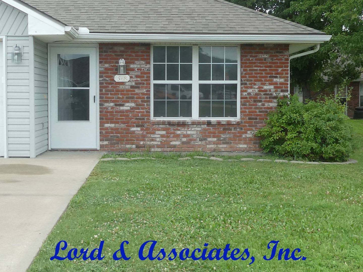 2 Bedrooms, 1.5 Baths-Grain Valley – photo 1