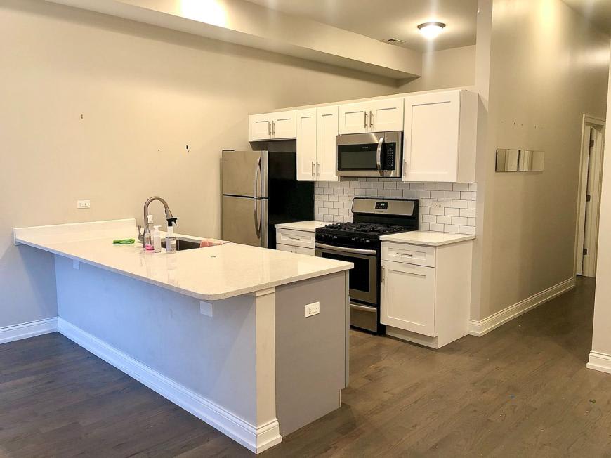 2622 West Cermak 2620 W Cermak – photo 2