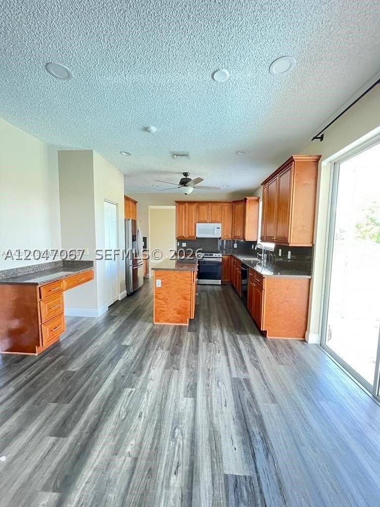 558 Stonemont Dr – photo 3