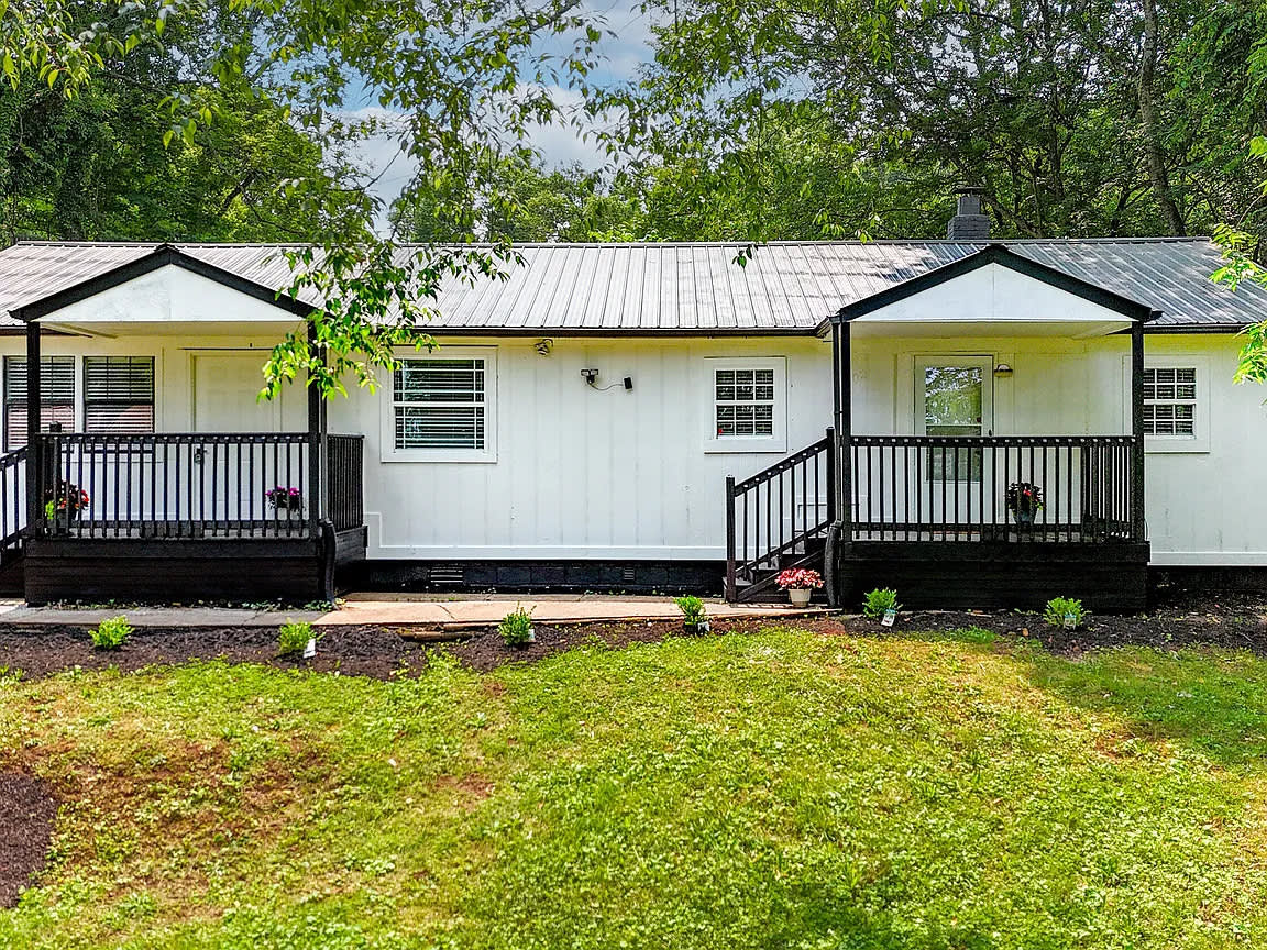 502 Hayworth Drive B – photo 1