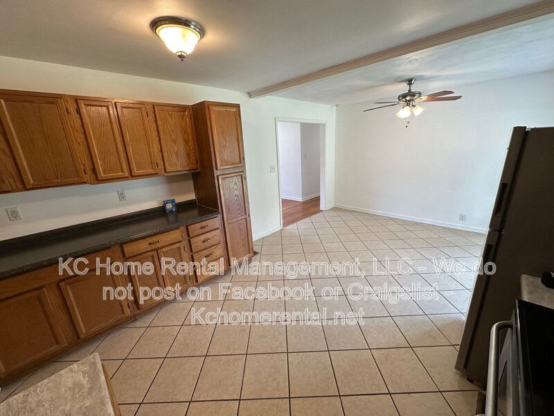 12211 E 52nd Terrace – photo 5