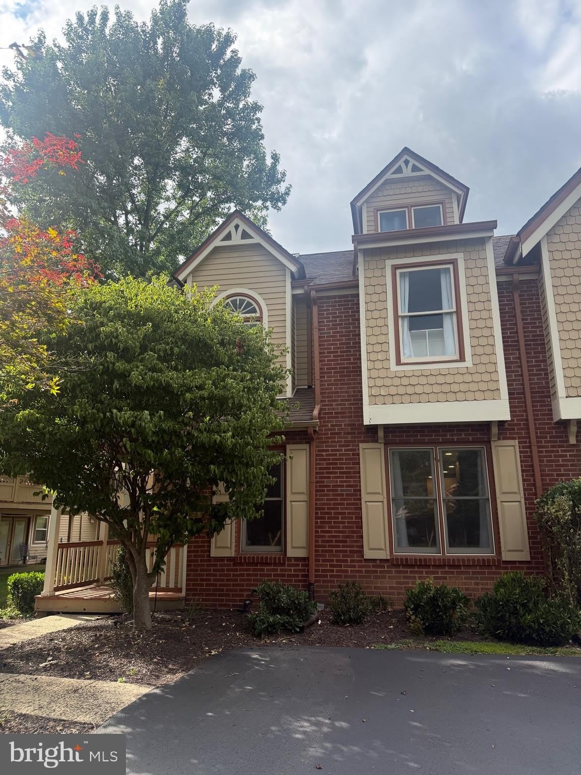 27 MAIN Street – photo 2