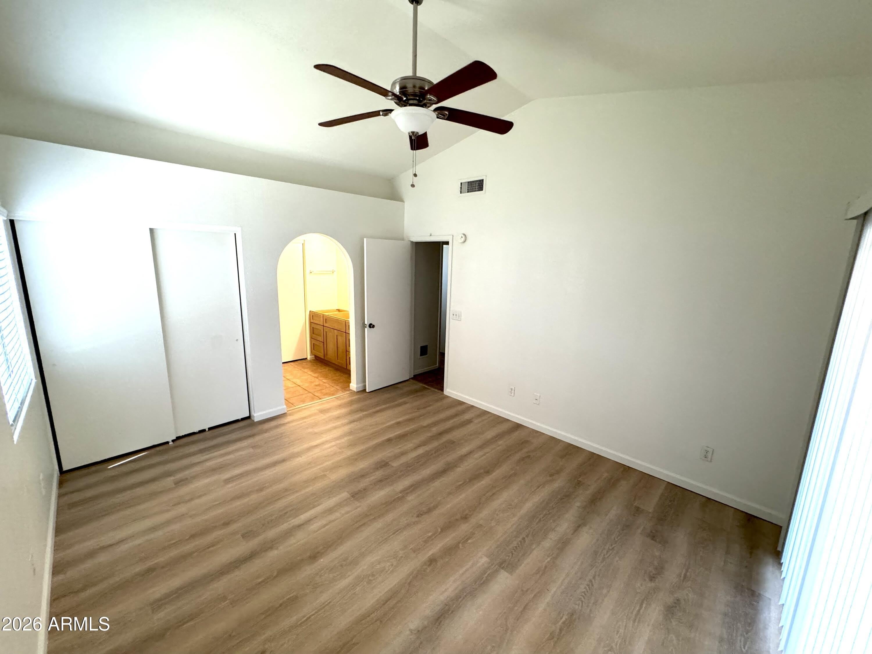 2467 W PARK Avenue – photo 2