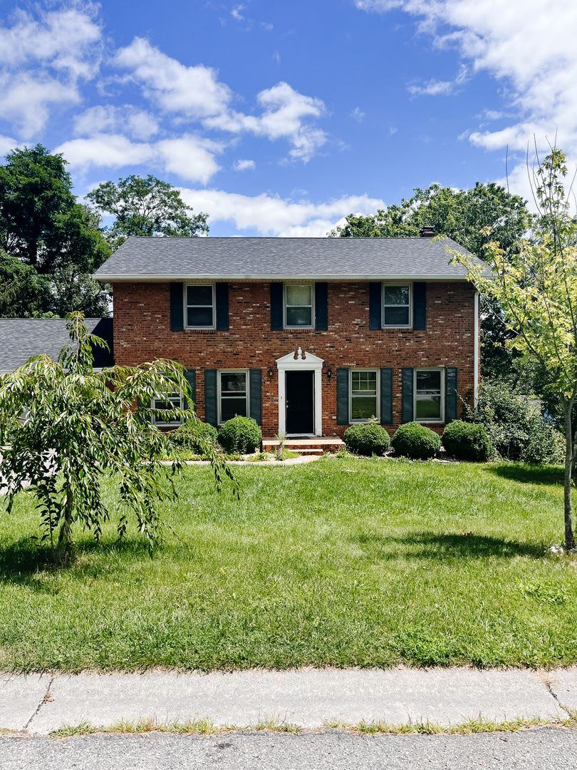 4 Bedroom, 2.5 Bath House – photo 1