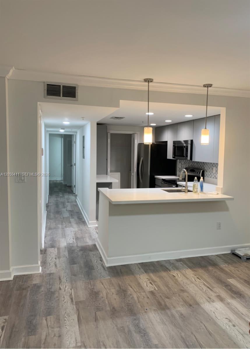 323 Navarre Avenue – photo 2