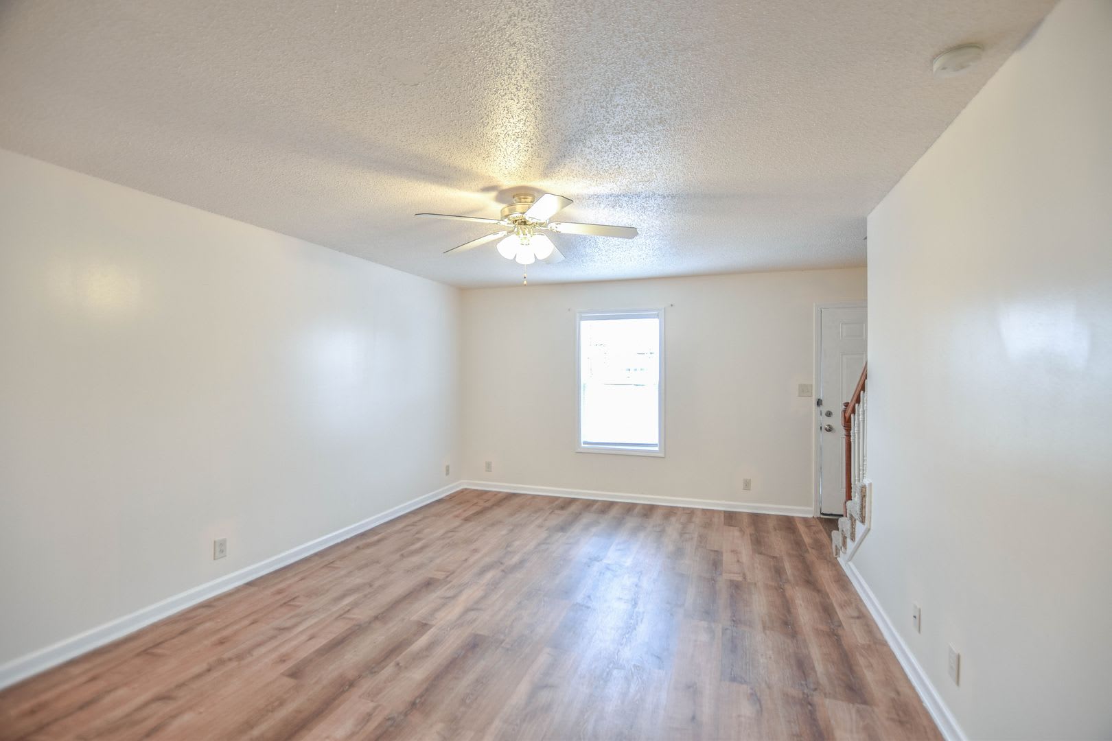 Pet Friendly Two Bedroom! – photo 2