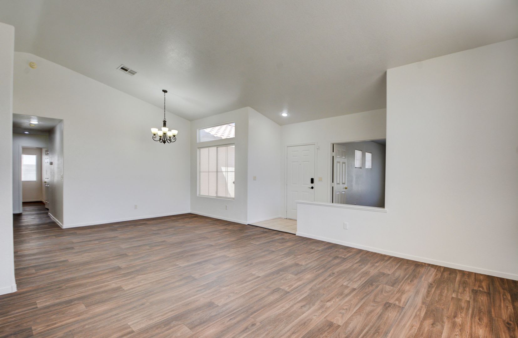 4 Bedroom!! Must See!! – photo 5