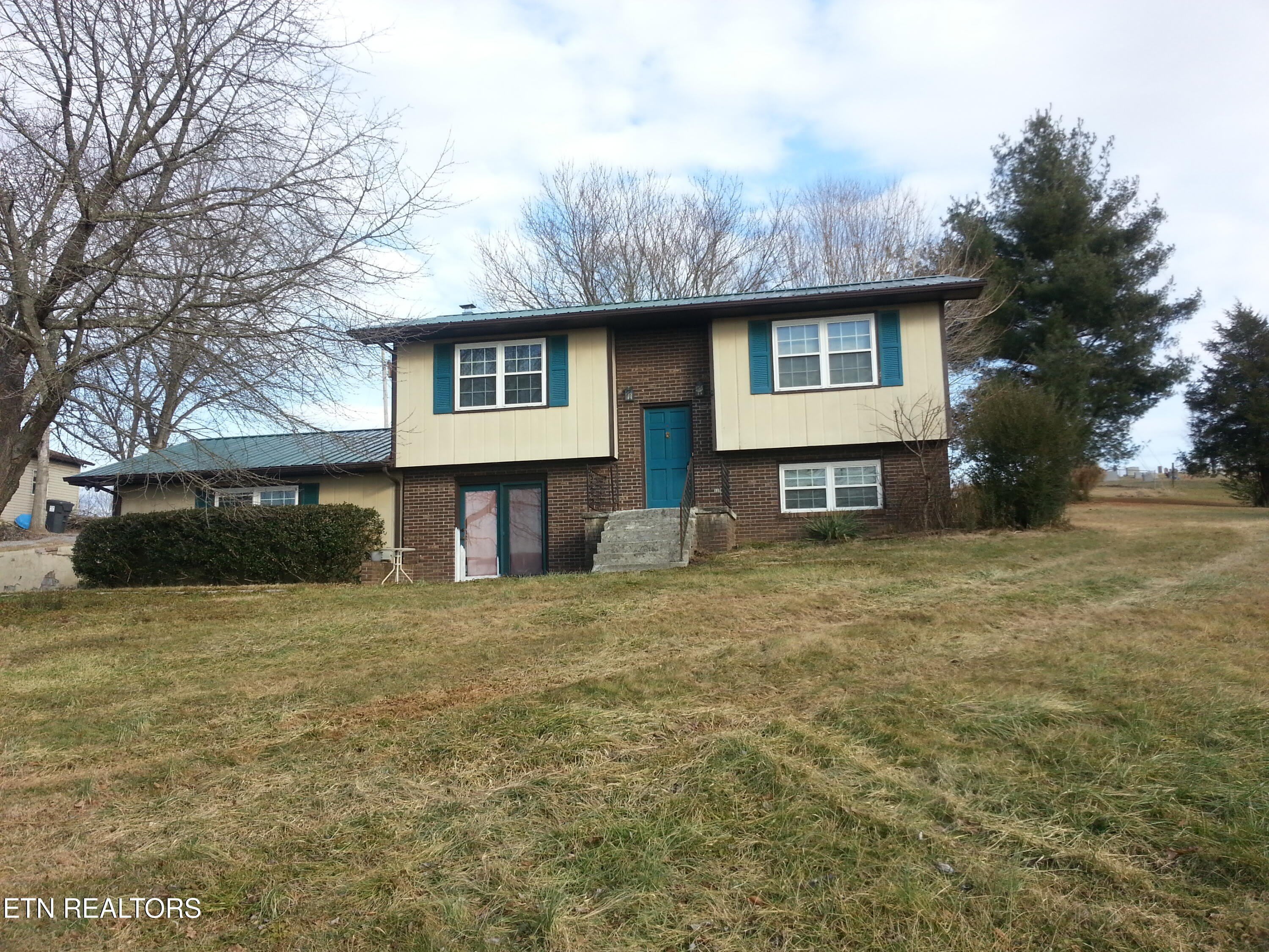 241 Dover Ave – photo 2