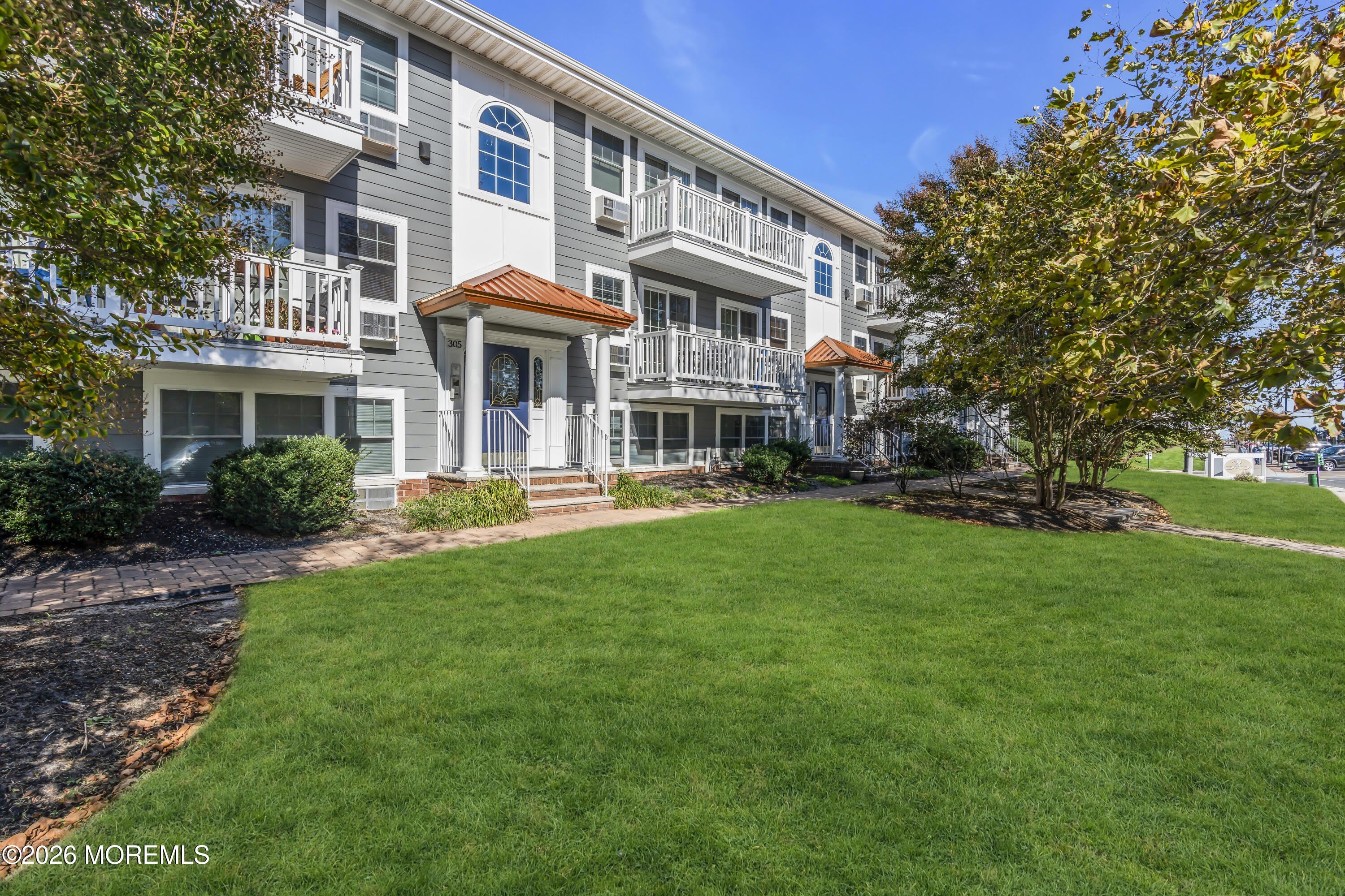 305 4th Avenue – photo 5
