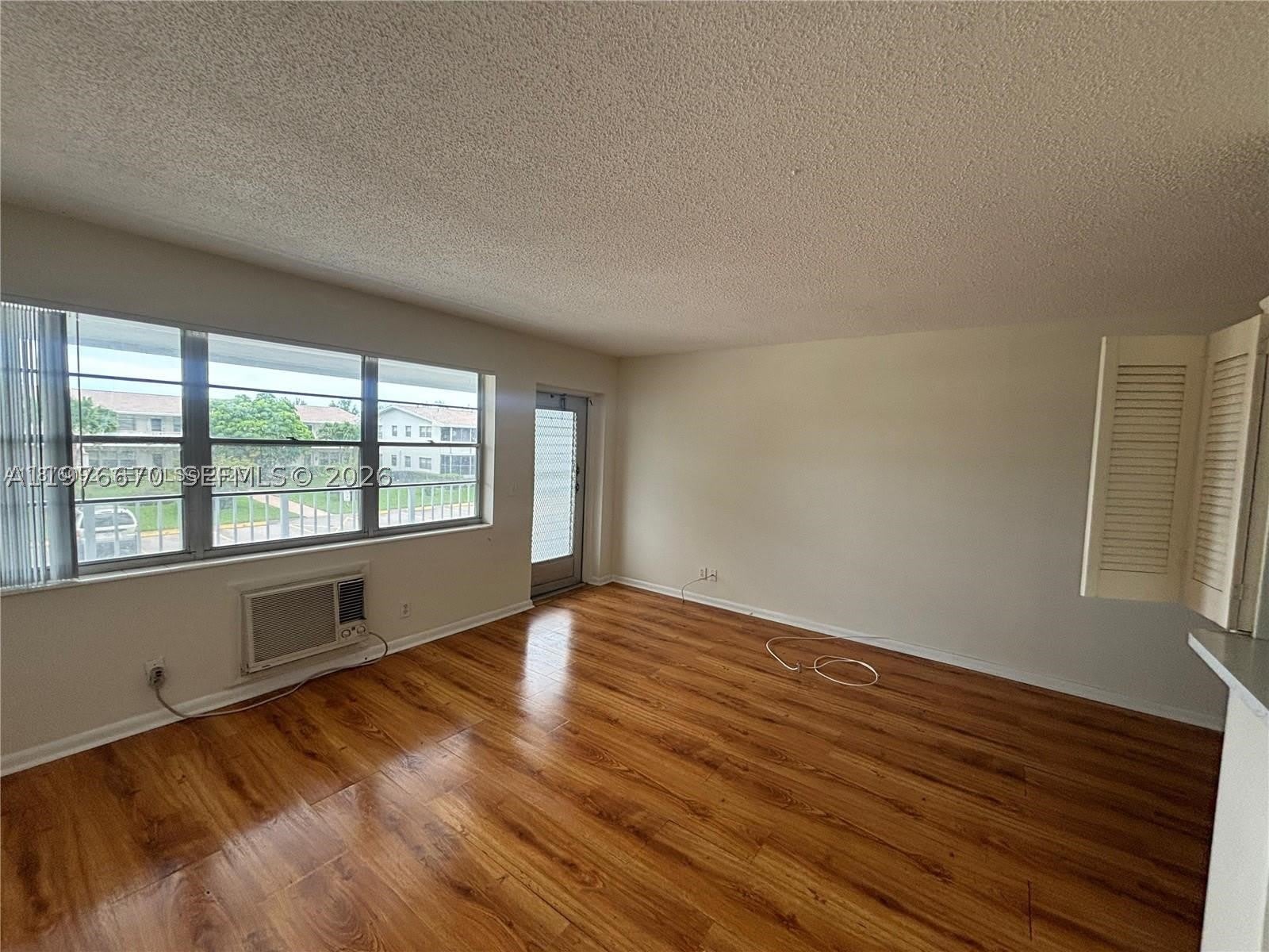 36 Windsor – photo 2