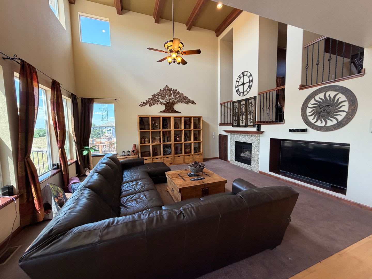 Luxury Executive Home with Entertainers Basement, Trex Deck & 3-Car Garage – photo 4