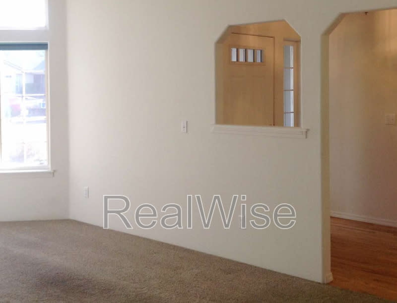804 Corey – photo 3