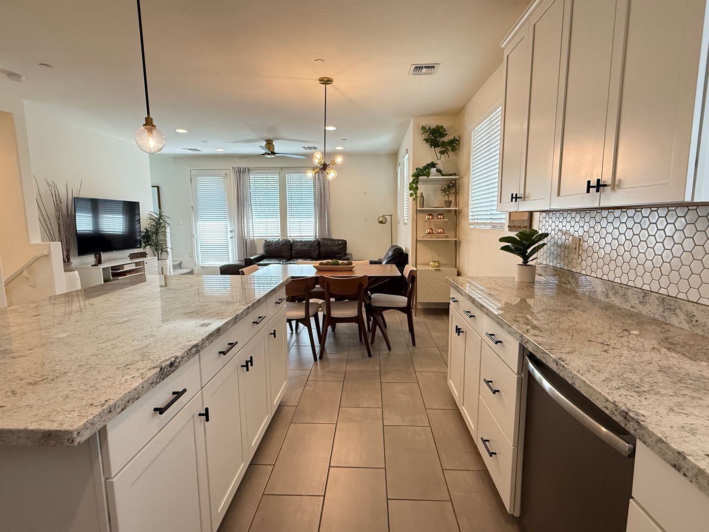 High End Fully Furnished Long Term Lease Gated Community 4 Bedroom Home Near San Tan Mall – photo 4