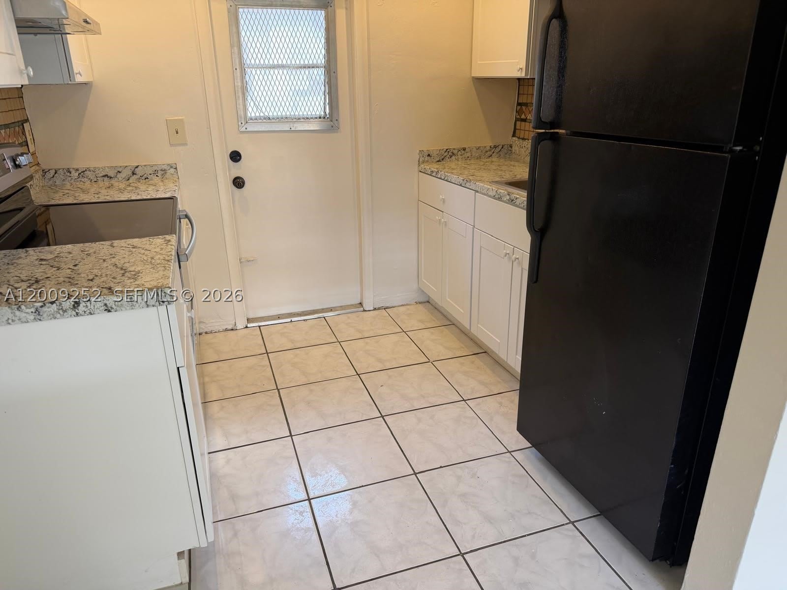728 SW 7th St – photo 3