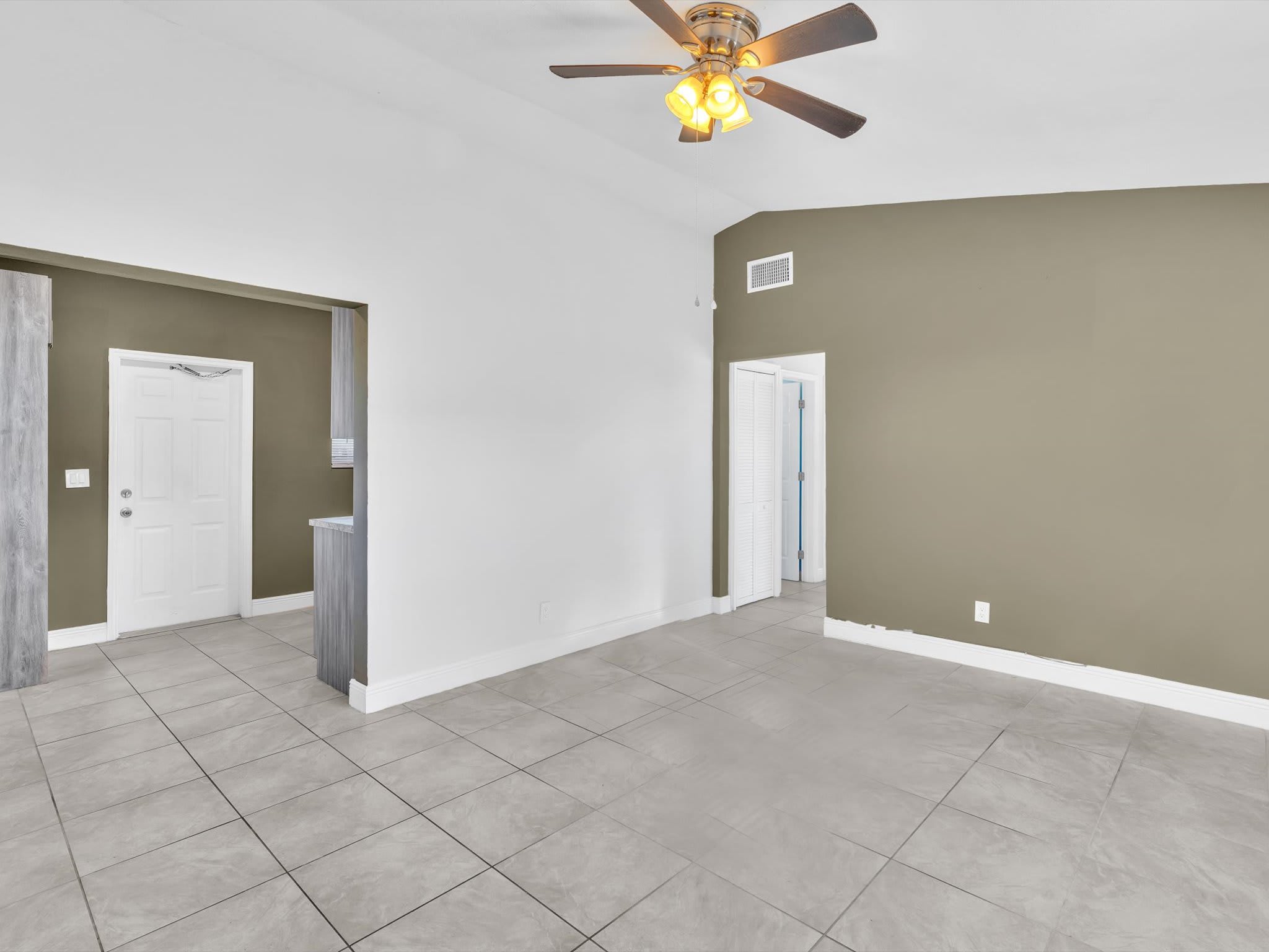 525 Northwest 10th Avenue – photo 3