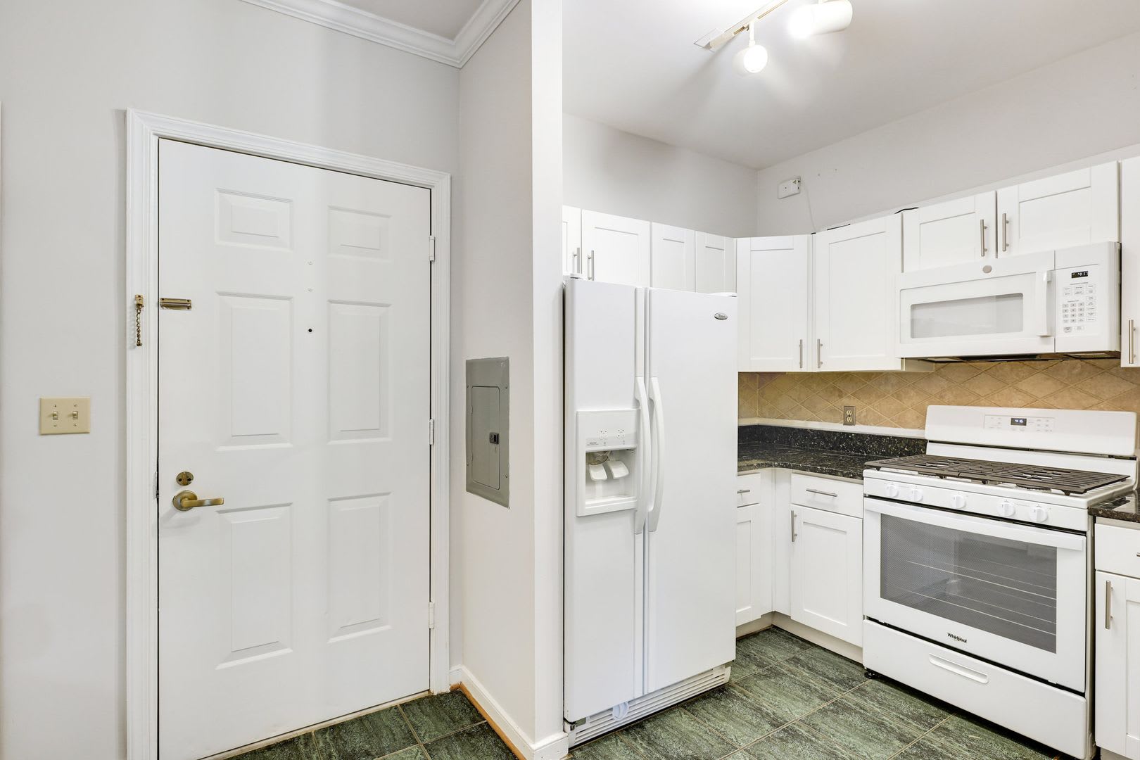 Ideally Located Near The Metro And Tysons Galleria Offering Premier Access To Shopping Dining And Transit – photo 3