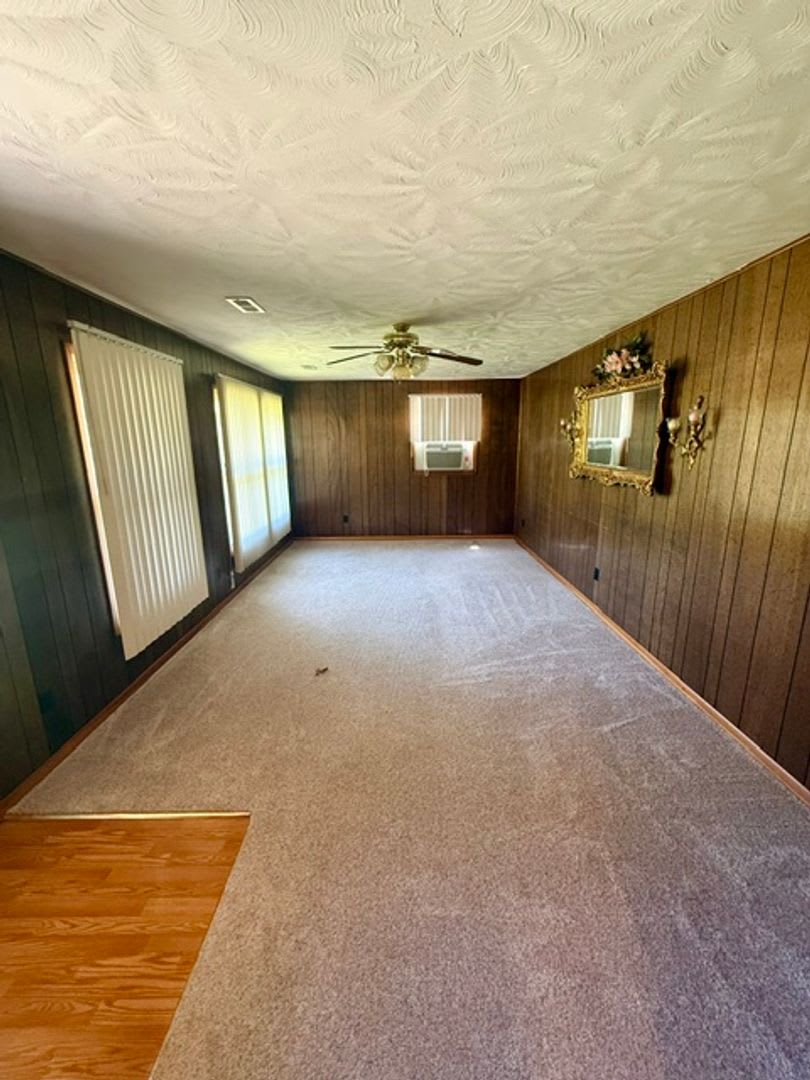 3 Bedroom 1 Full Bath 2 Half bath Brick house for Rent – photo 3