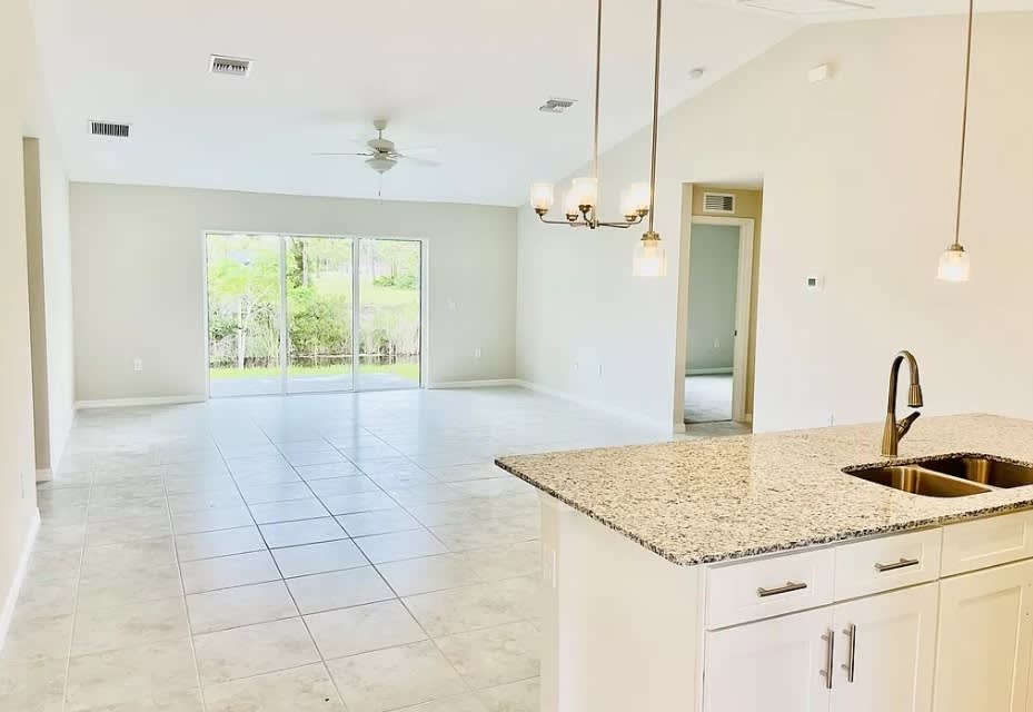 415 Northwest 19th Place – photo 5