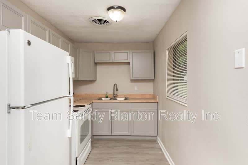 6404 Dunbar Rd – photo 4
