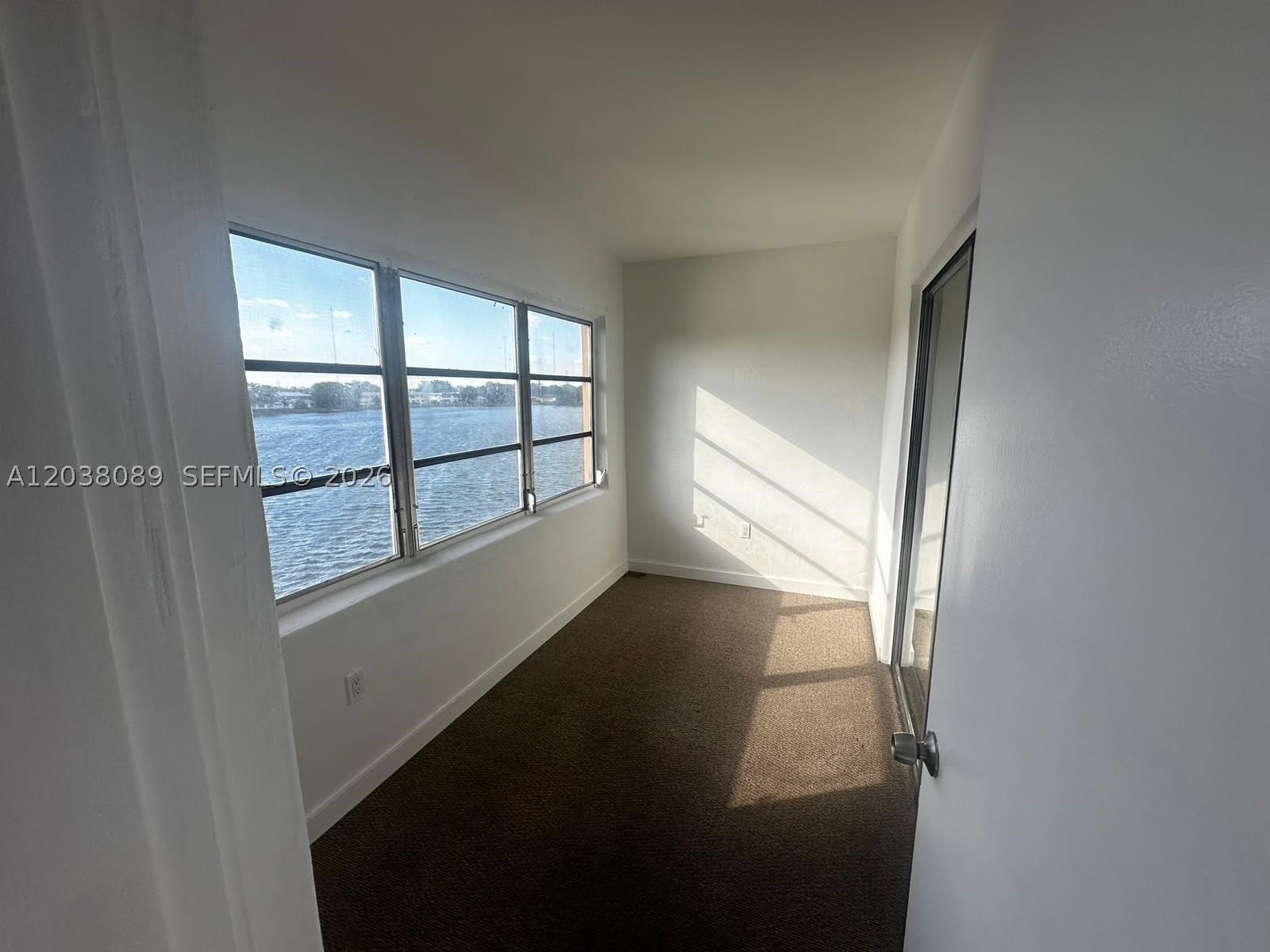 18700 NE 3rd Ct – photo 4