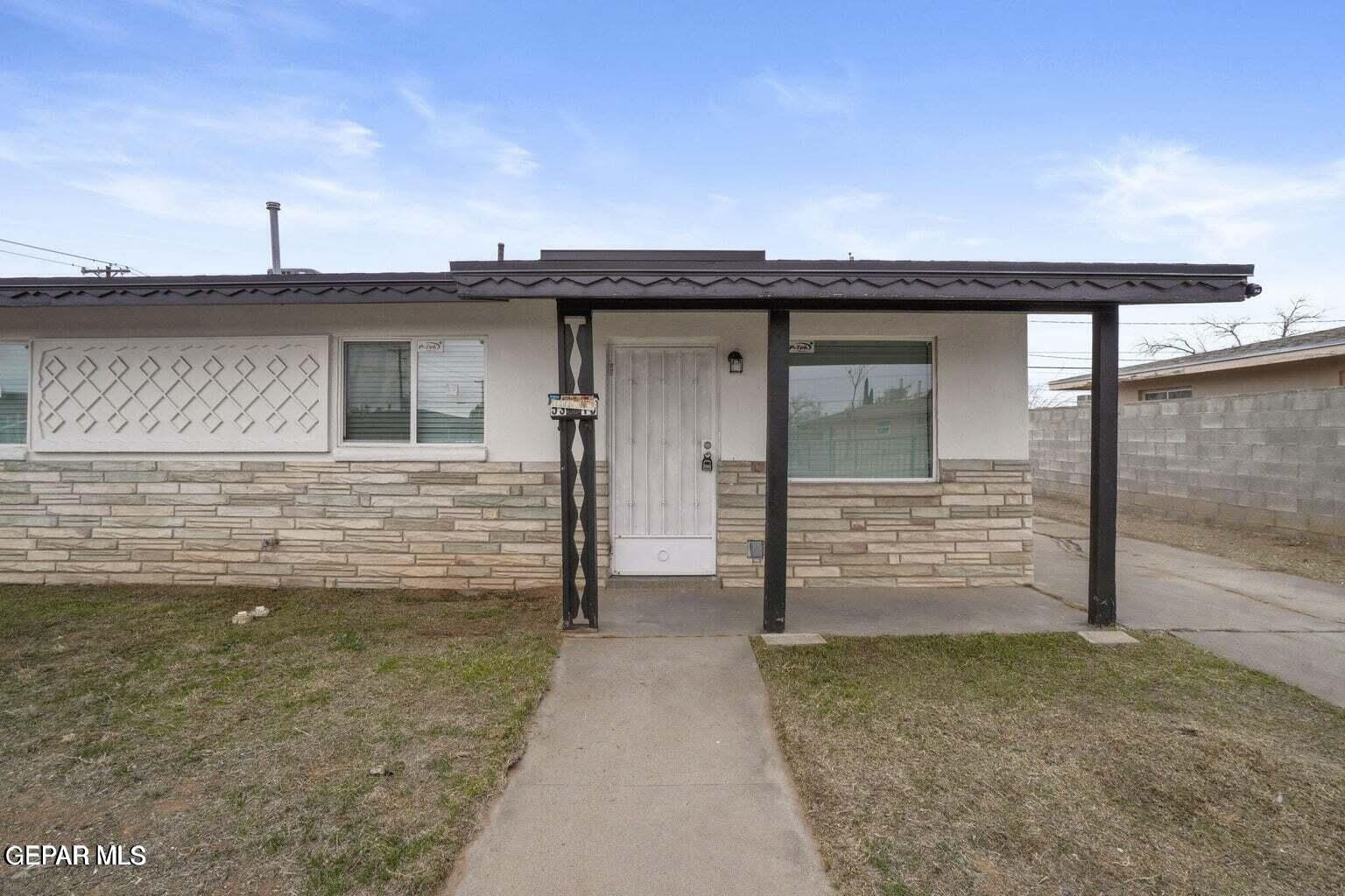 5316 SAXON Drive – photo 4