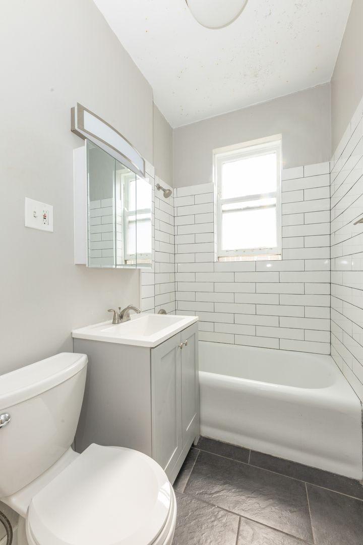 1004 Hinman Ave – photo 5