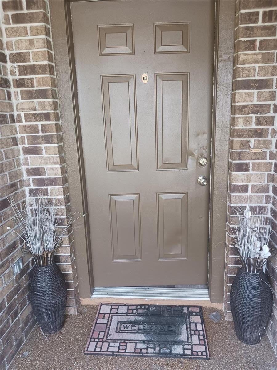 7706 COVEDALE Drive – photo 2