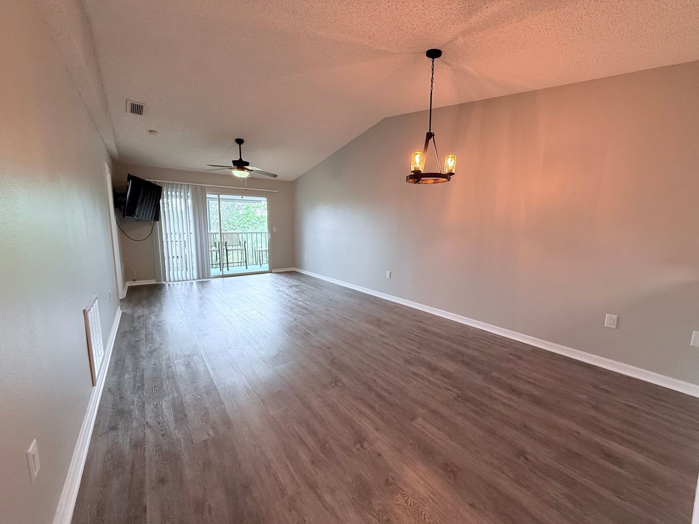 Beautifully Updated 2 Bedroom Condo In Prime Gulf Gate Location – photo 5