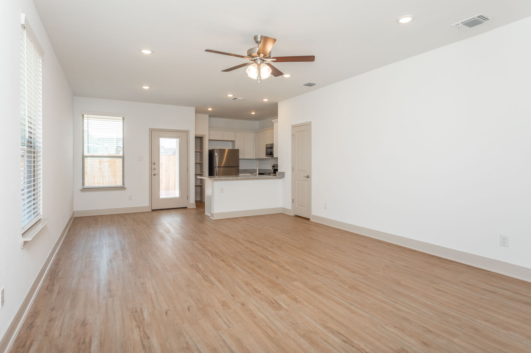 7607 Gramercy Way – photo 3