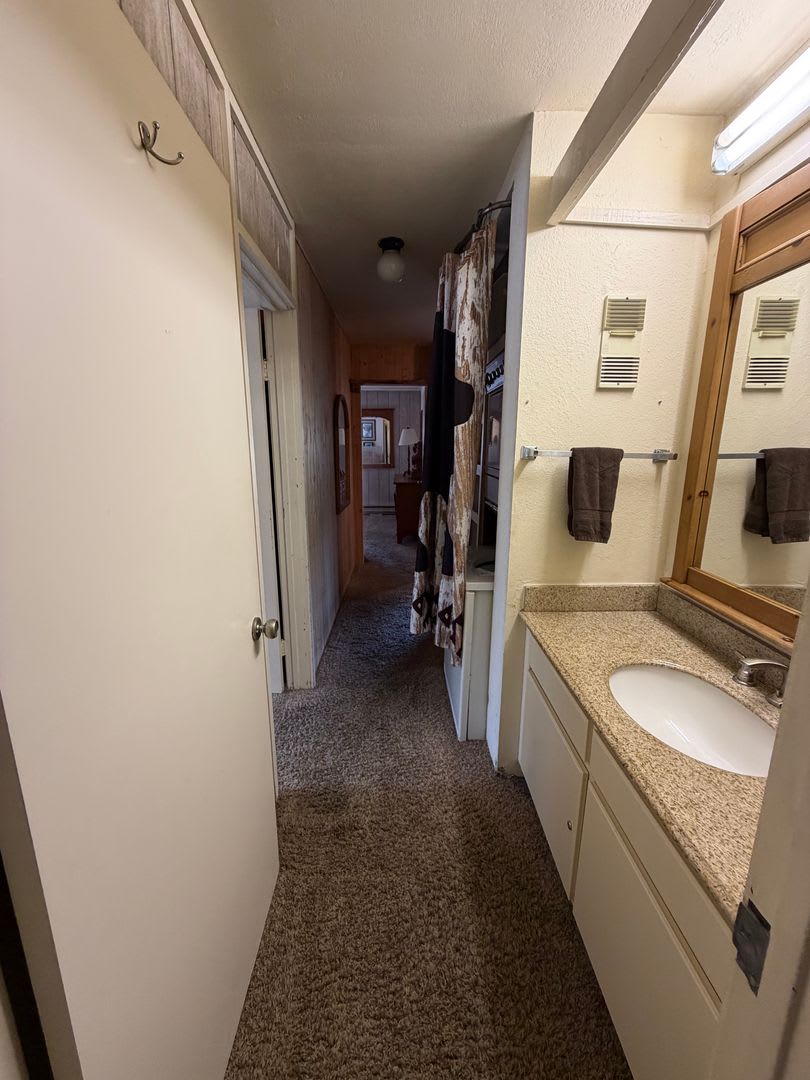 Cozy Furnished 2 Bedroom / 2 Bathroom Condo in Summit – Great Mammoth Location – photo 5