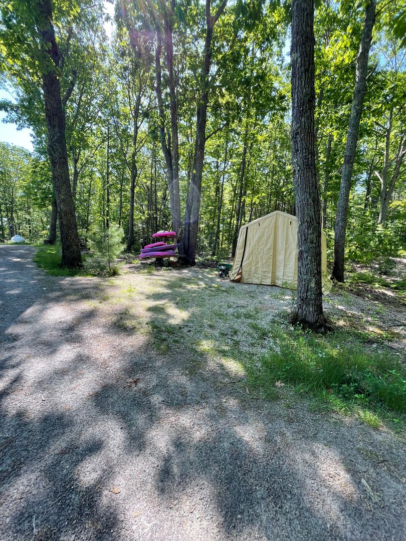 Huge House tucked in a great part of the York, Maine, close to the tolls for easy access! – photo 3