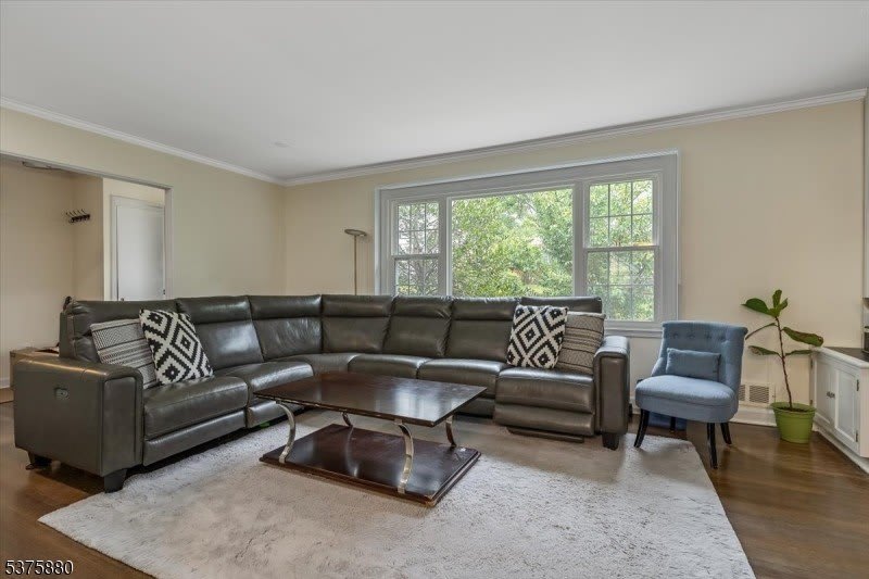 106 Greenwood Dr – photo 2