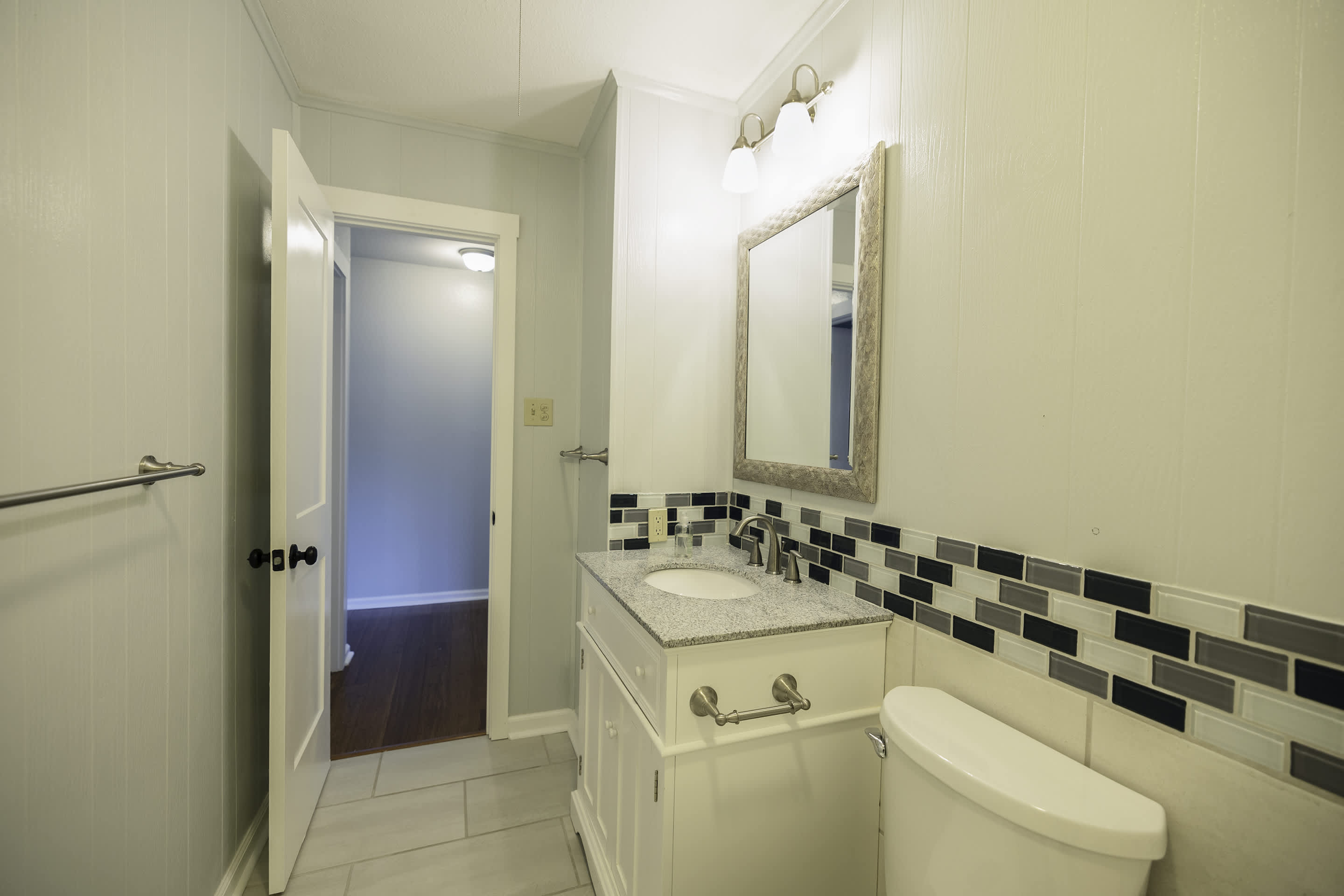 101 West Second Street – photo 1