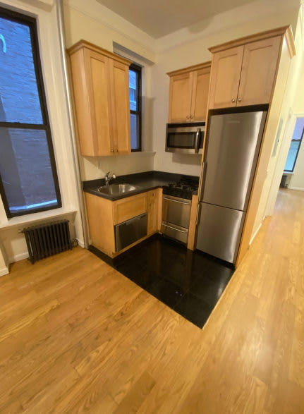 125 E 82nd St – photo 1