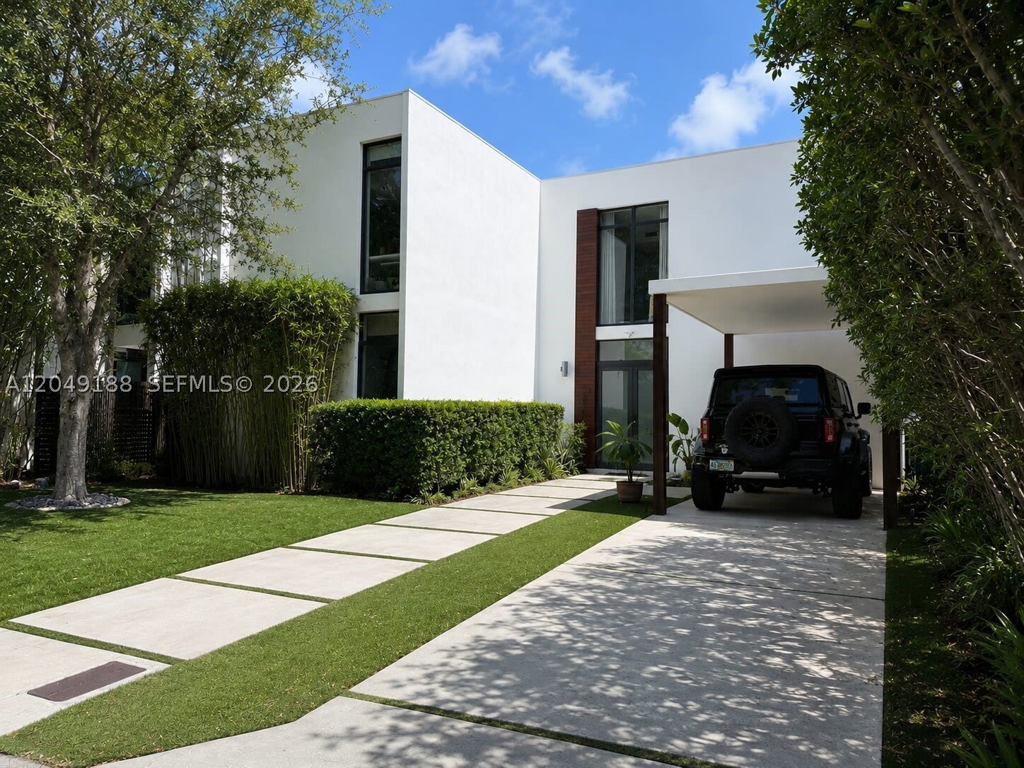 8631 Arboretum Ln – photo 2