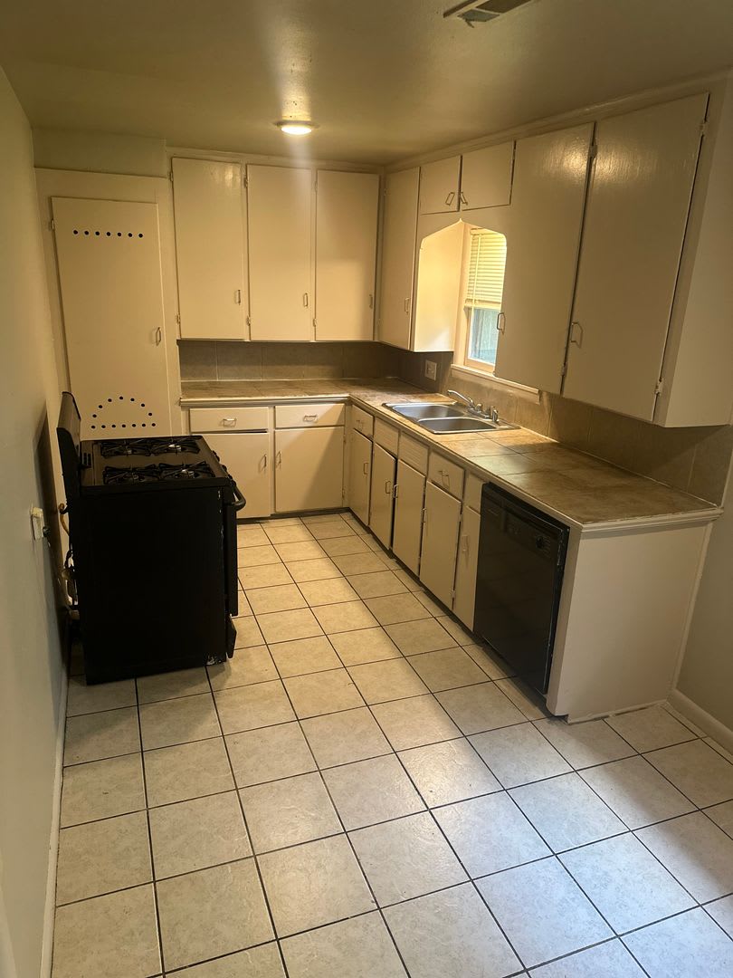 Available Now 3 Bed 2 Bath Springdale Home With Split Floorplan And Large Fenced In Backyard – photo 5