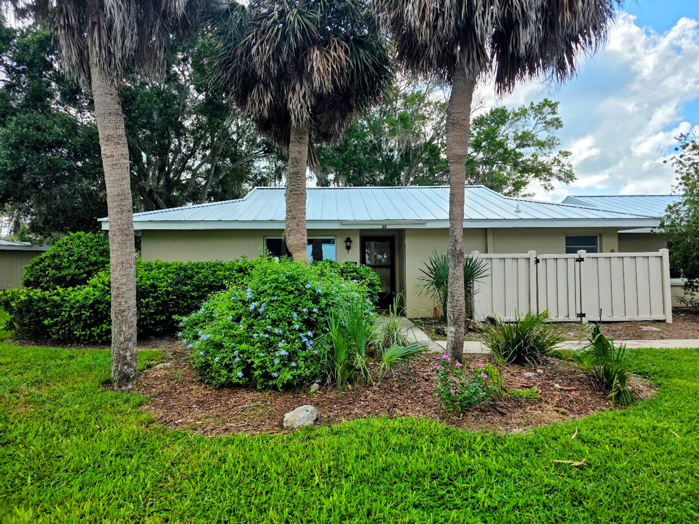Waterfront Condo With A Dock – photo 3