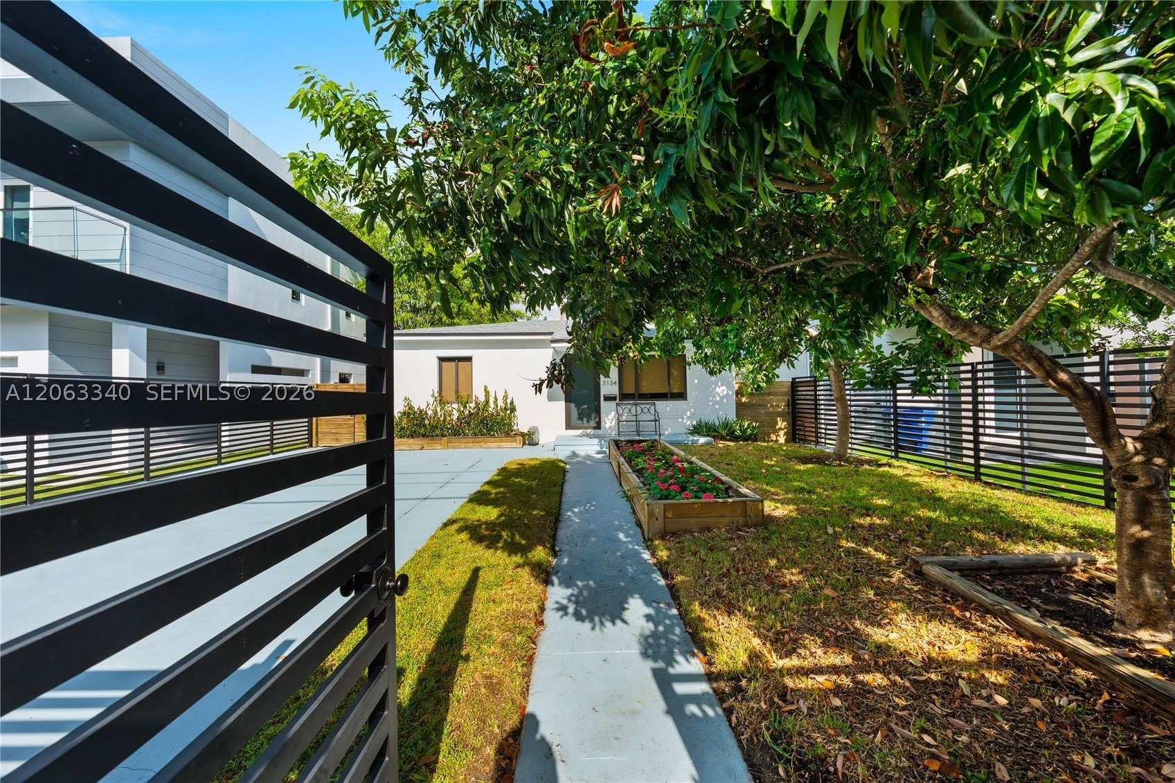 3134 Carter St – photo 3