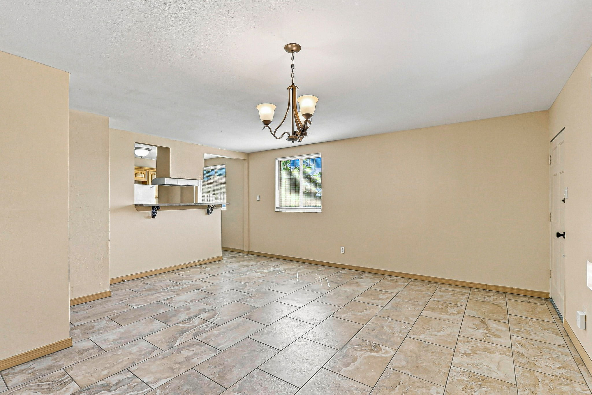 6399 Normandy Dr – photo 4