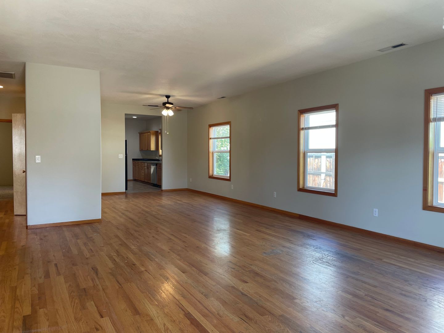 Charming Craftsman 3 Bedroom 2 Bath home in Located in Friendly Central Point – photo 2