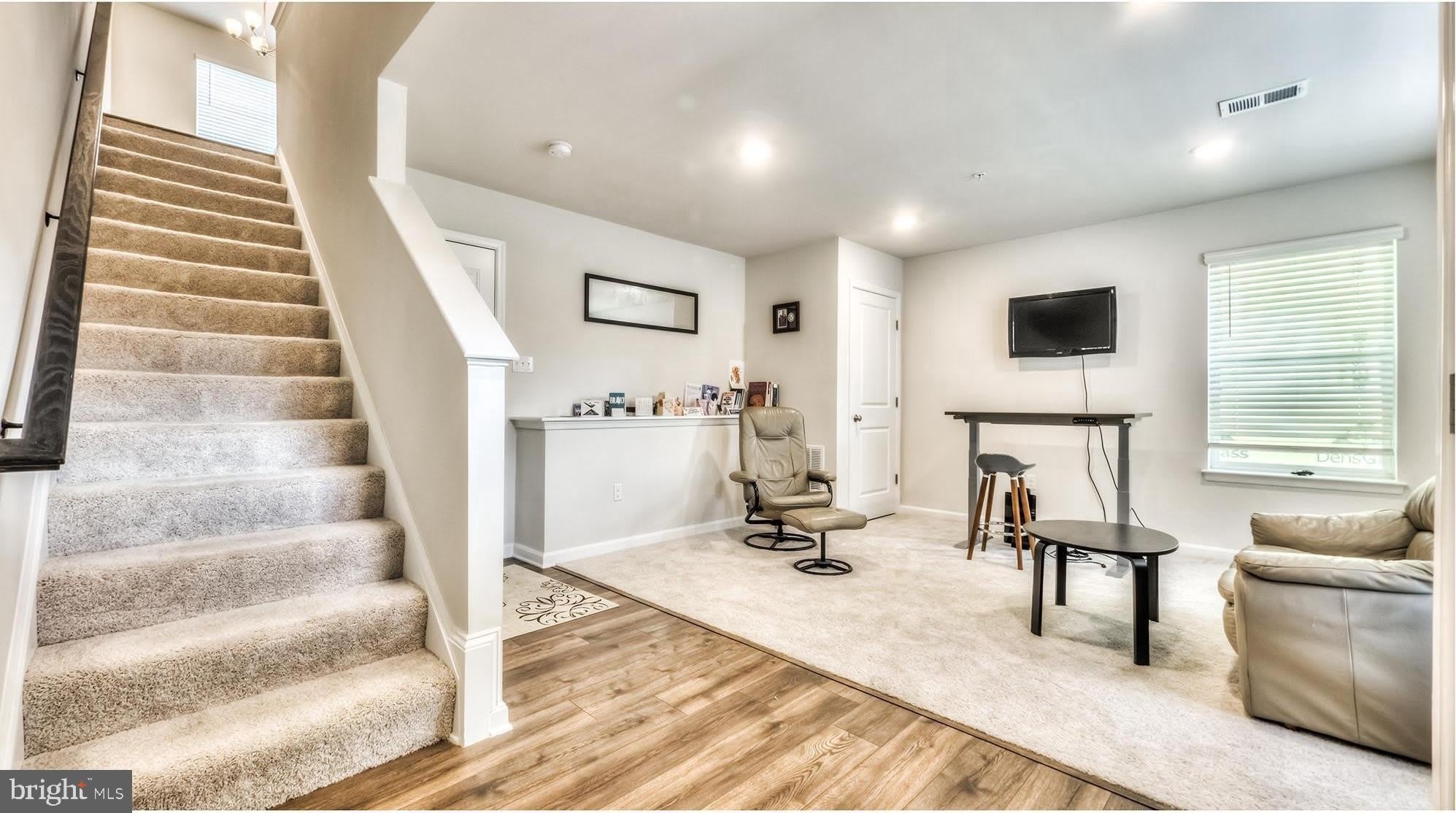 4320 ROLAND HEIGHTS Avenue – photo 2