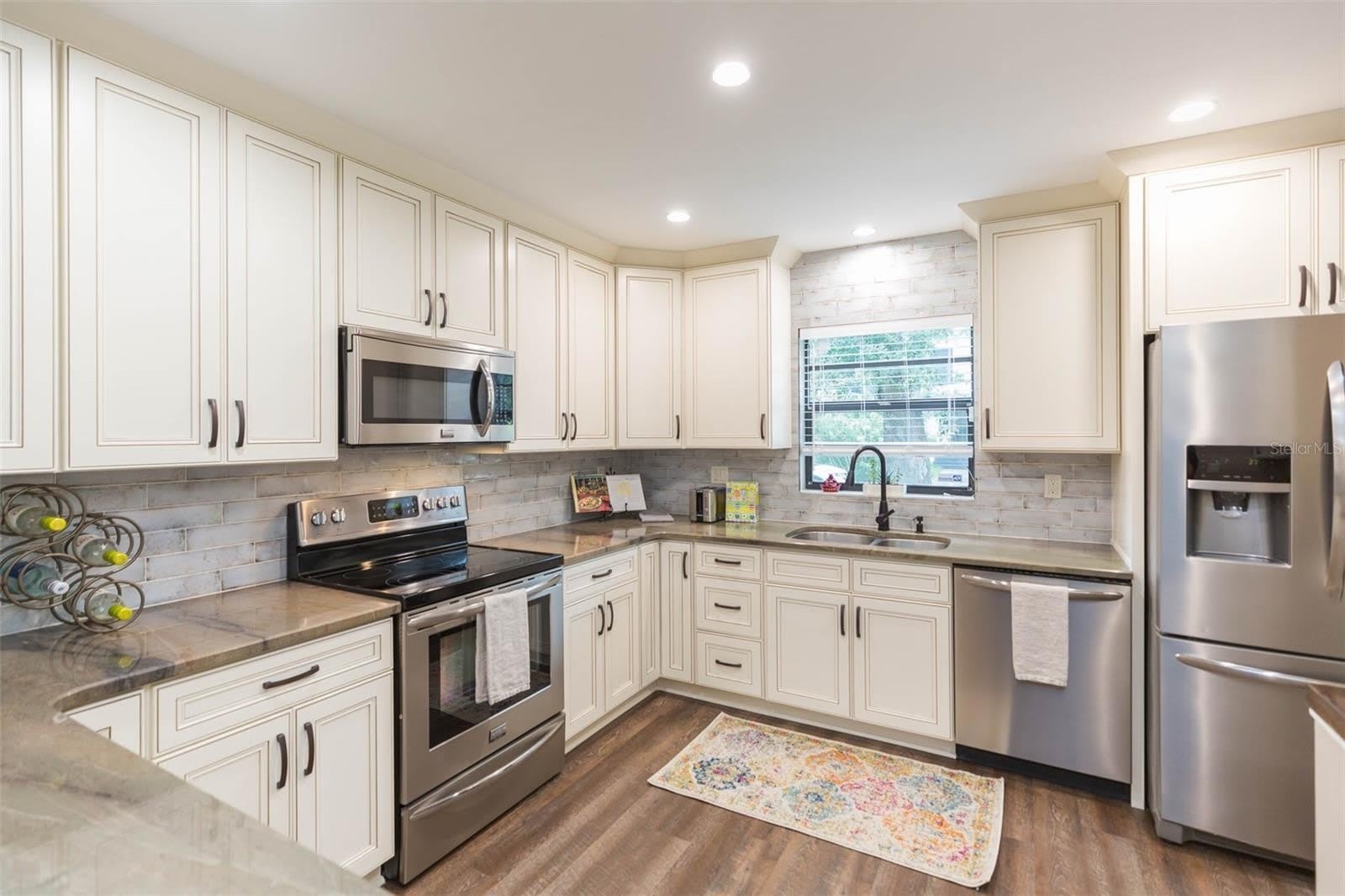 702 W BAY Street – photo 3