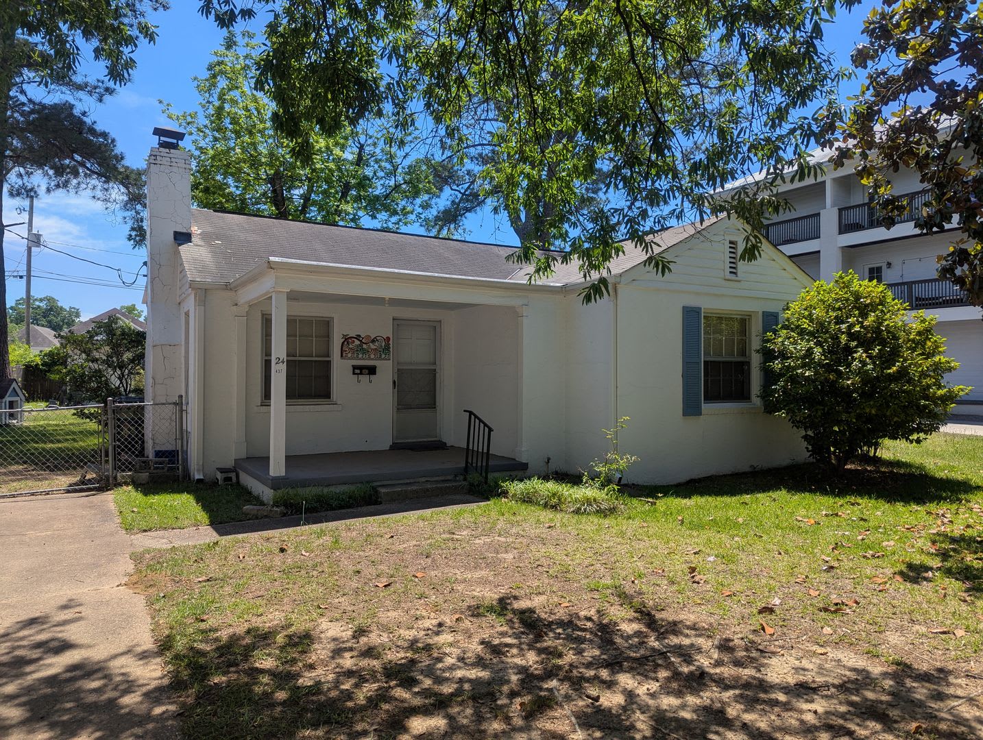 2 Bedroom 1 Bath Near Campus Available Now – photo 1