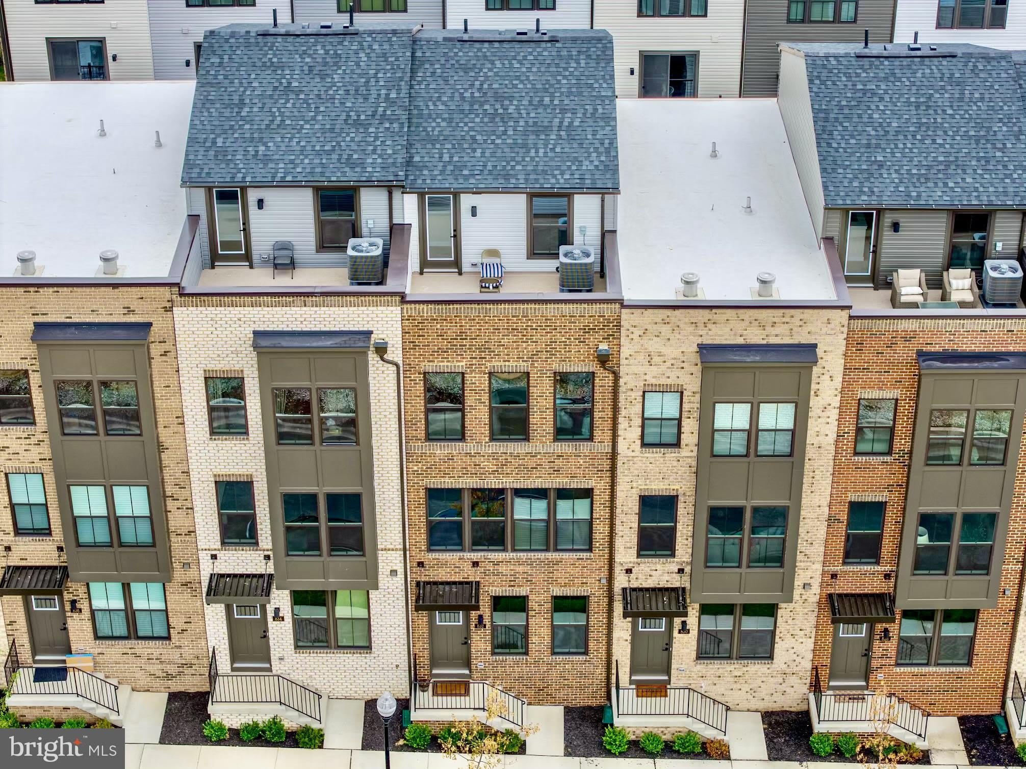 828 WATTS Street – photo 3