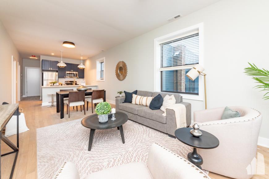 4409 West Montrose – photo 1