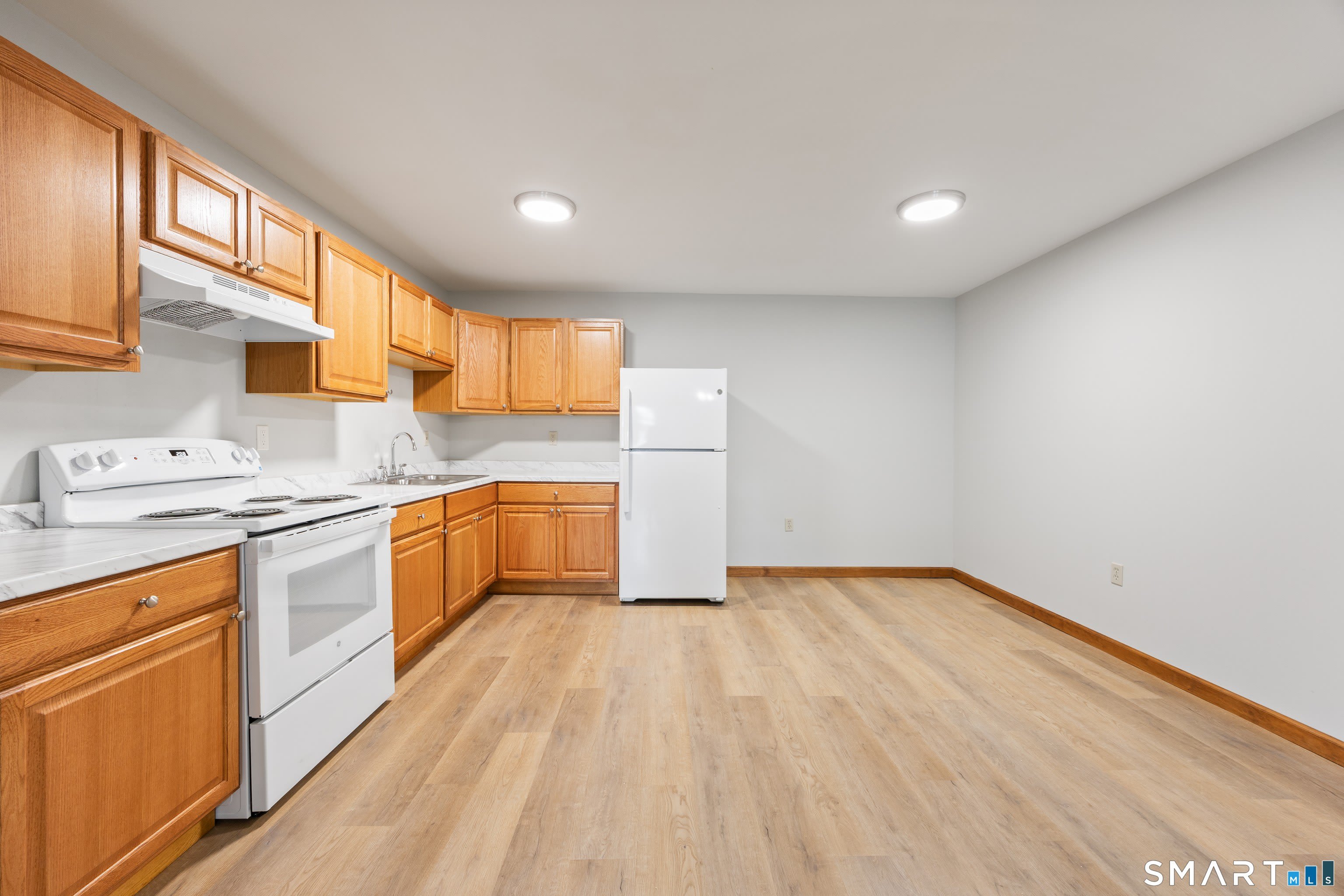 180 N Cherry Street – photo 4