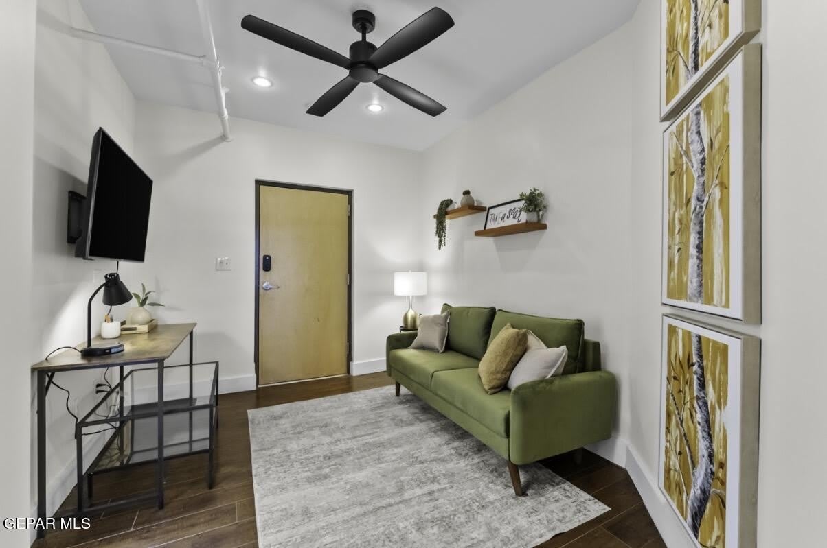518 W San Antonio Avenue – photo 2