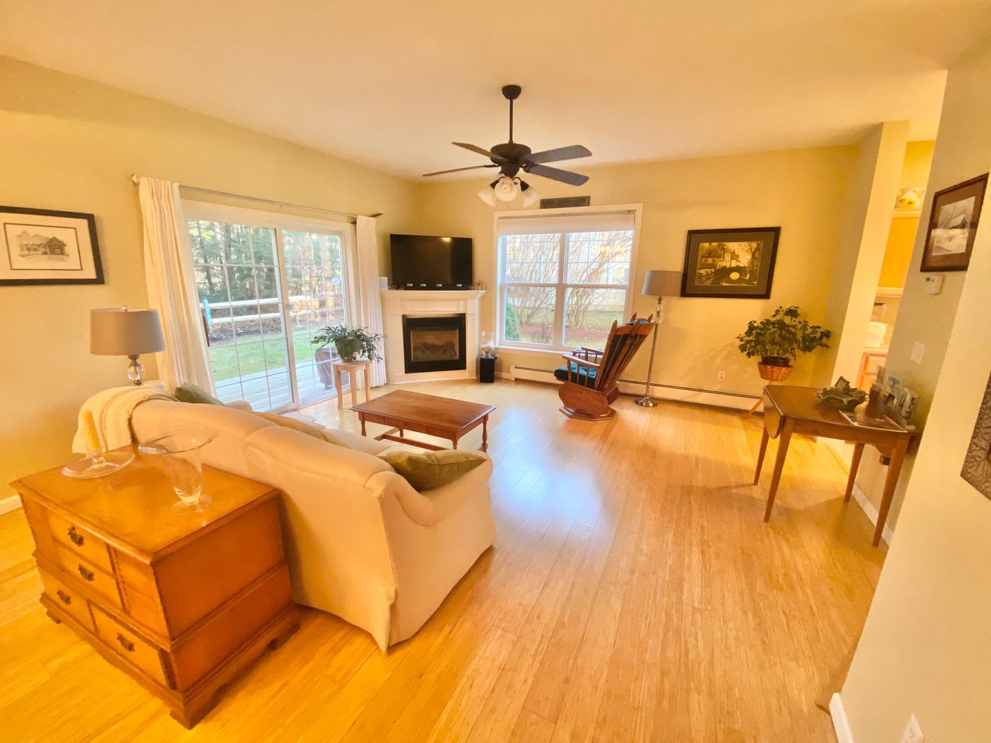 Furnished 2 or 3 bedroom condo Essex Junction SHORT TERM LEASE – photo 3