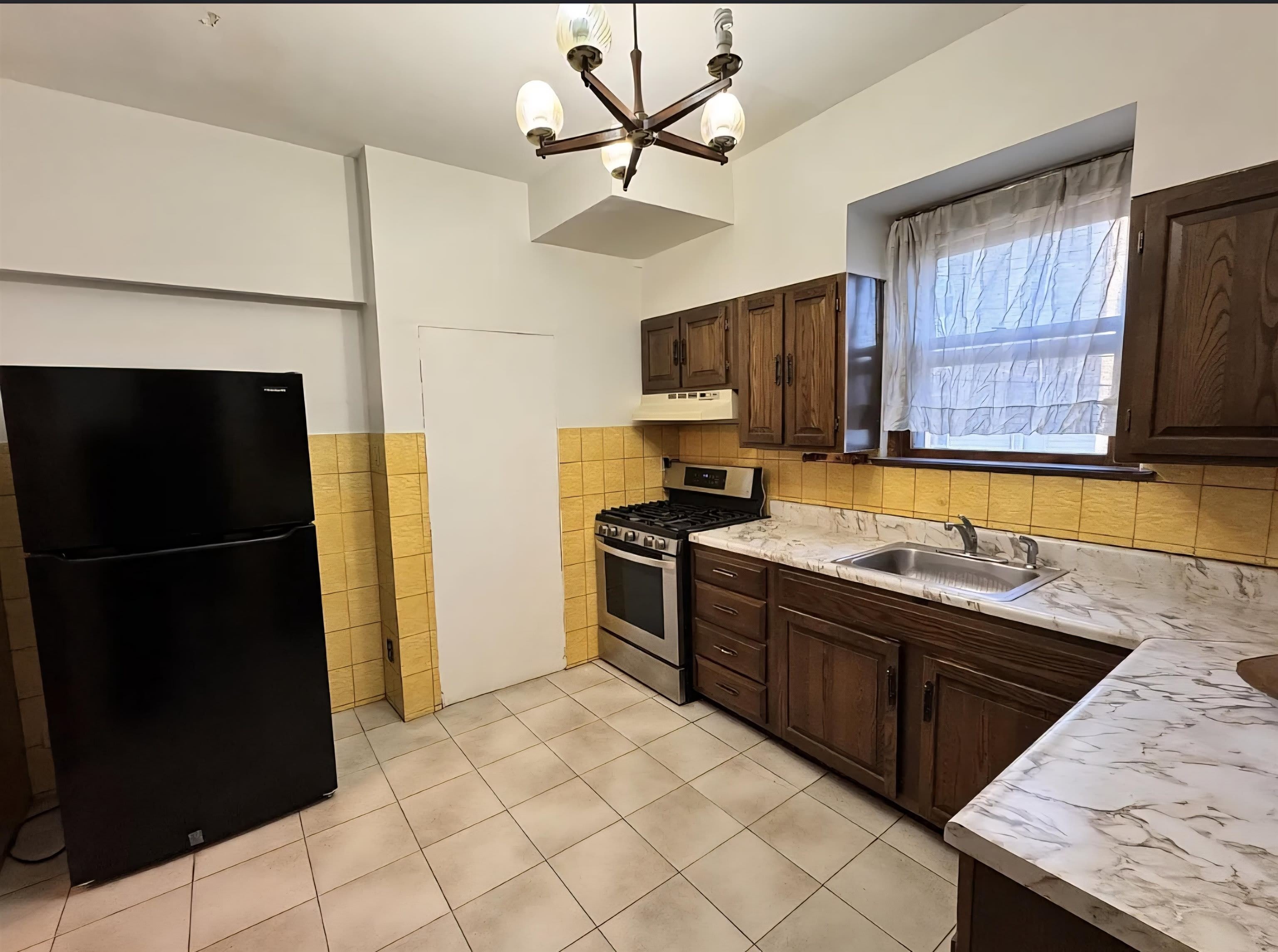 379 LIBERTY AVE – photo 2