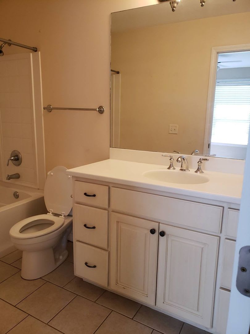 Fabulous Townhome In Gated Community W Double Ensuites Special 1 2 Off 1St Month S Rent – photo 5